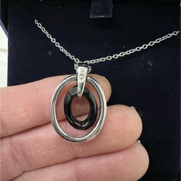 Pendant on Swarovski Logan Crystal Circle chain - Picture 4 of 5